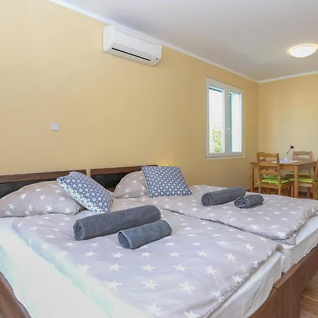Apartment In Kastel Stari With Kitchen Kastela