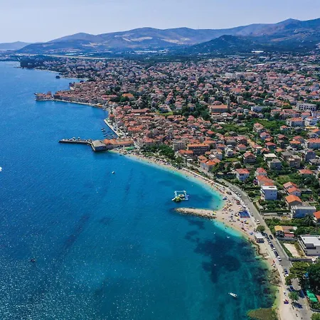 Апартаменты In Kastel Stari With Kitchen